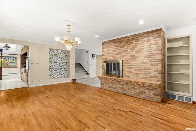 303 SHADY KNOLLS Drive, East Peoria, IL 61611