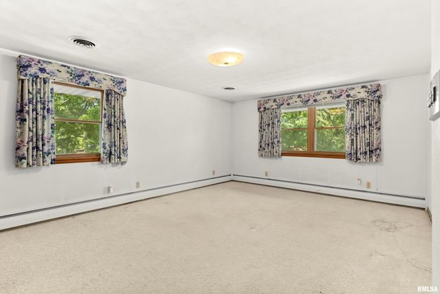 303 SHADY KNOLLS Drive, East Peoria, IL 61611