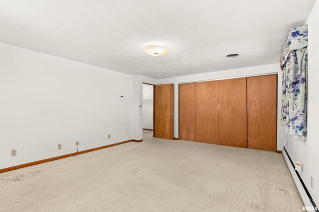 303 SHADY KNOLLS Drive, East Peoria, IL 61611