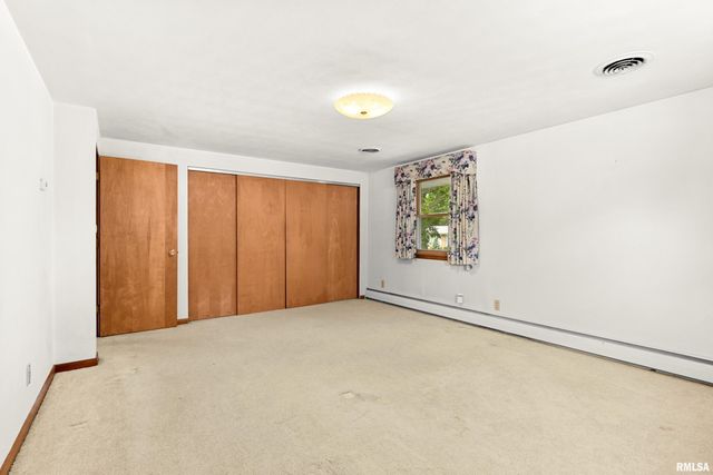 303 SHADY KNOLLS Drive, East Peoria, IL 61611