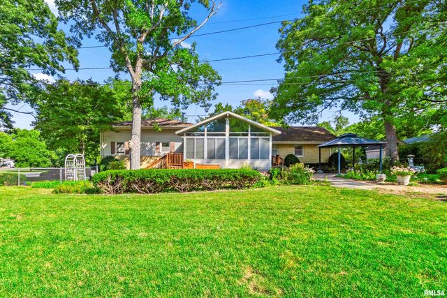 303 SHADY KNOLLS Drive, East Peoria, IL 61611