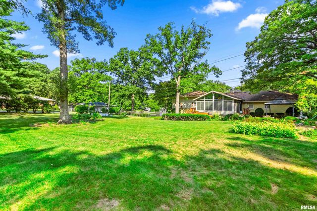 303 SHADY KNOLLS Drive, East Peoria, IL 61611