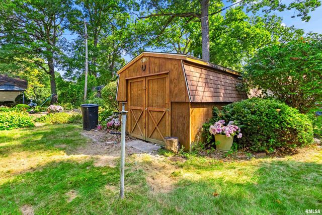 303 SHADY KNOLLS Drive, East Peoria, IL 61611