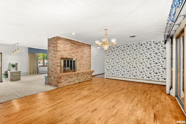 303 SHADY KNOLLS Drive, East Peoria, IL 61611