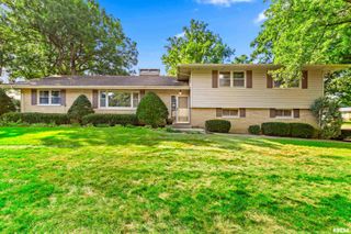 303 SHADY KNOLLS Drive, East Peoria, IL 61611