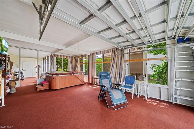 919 Manatee RD, Naples, FL 34114