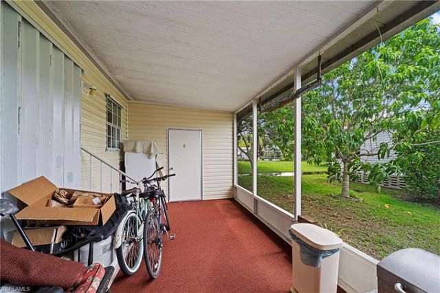 919 Manatee RD, Naples, FL 34114