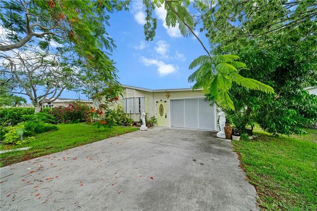919 Manatee RD, Naples, FL 34114