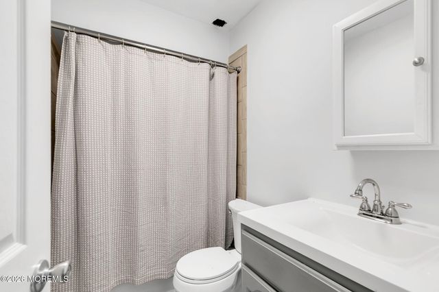312 Thompson Avenue, North Middletown, NJ 07748