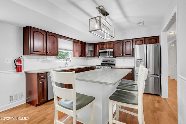 312 Thompson Avenue, North Middletown, NJ 07748