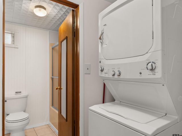 210 GILBERT ST, Lone Star, TX 75668