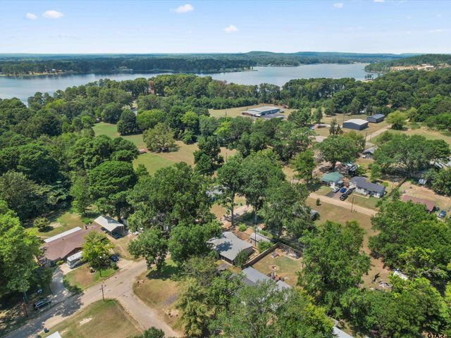 210 GILBERT ST, Lone Star, TX 75668