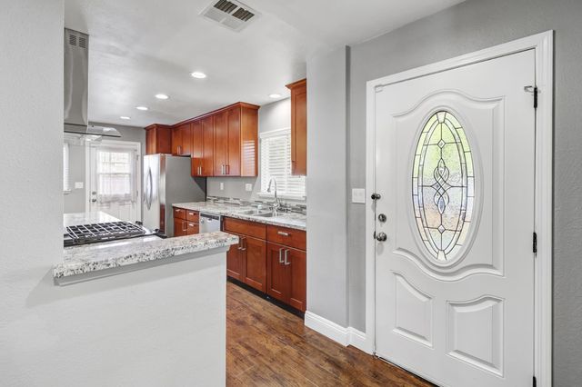 7362 Tilden Way, Sacramento, CA 95822