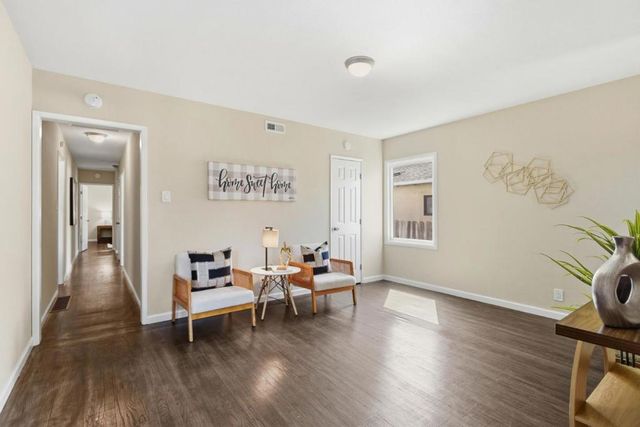 1753 Alameda de las Pulgas, San Carlos, CA 94070