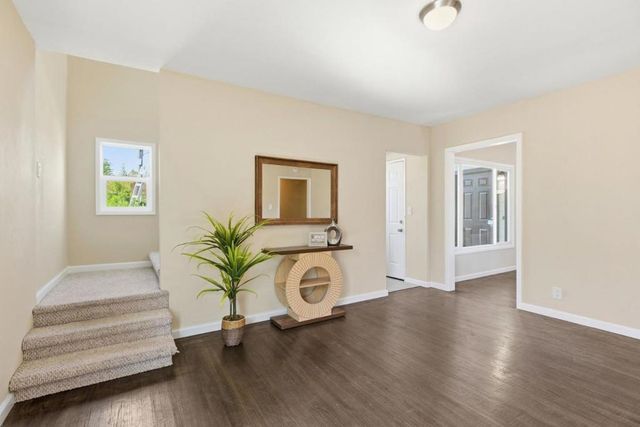 1753 Alameda de las Pulgas, San Carlos, CA 94070
