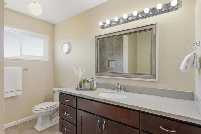 1753 Alameda de las Pulgas, San Carlos, CA 94070