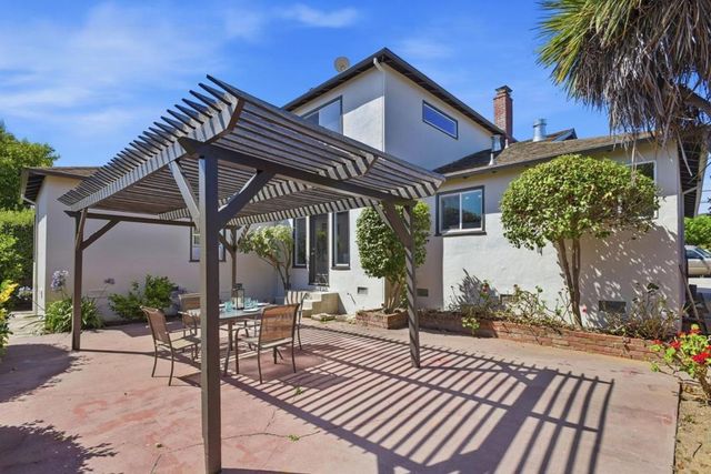1753 Alameda de las Pulgas, San Carlos, CA 94070