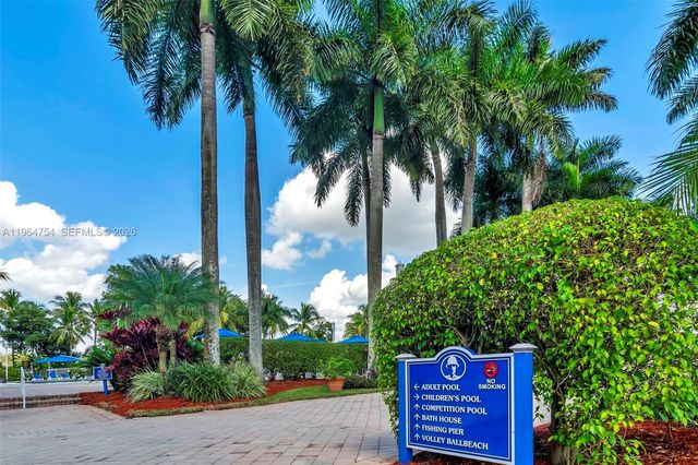 792 NW 170th Ter 792, Pembroke Pines, FL 33028