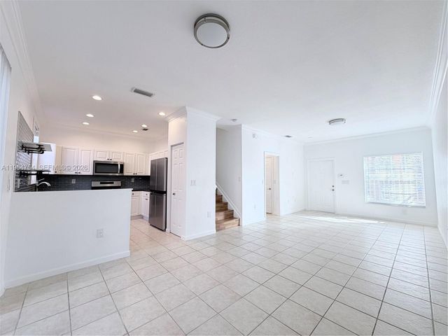 792 NW 170th Ter 792, Pembroke Pines, FL 33028