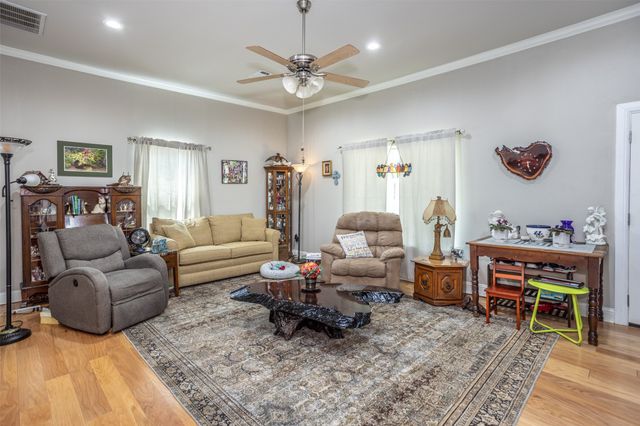 410 3rd Street, Whitesboro, TX 76273
