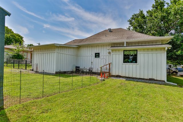 410 3rd Street, Whitesboro, TX 76273