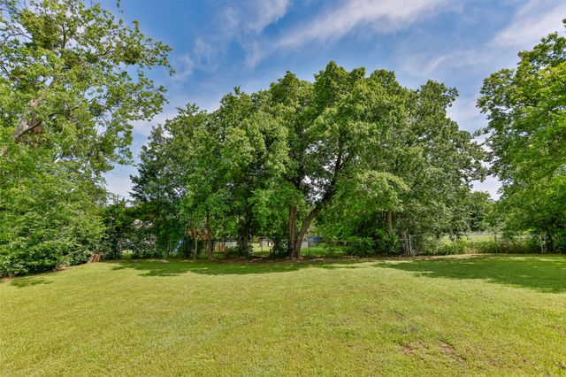 410 3rd Street, Whitesboro, TX 76273