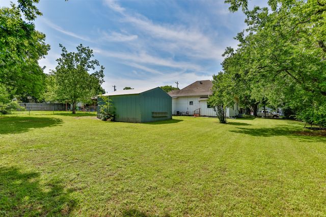 410 3rd Street, Whitesboro, TX 76273