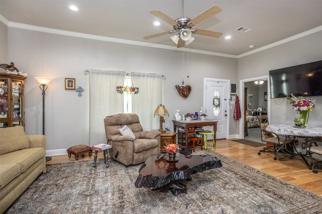 410 3rd Street, Whitesboro, TX 76273