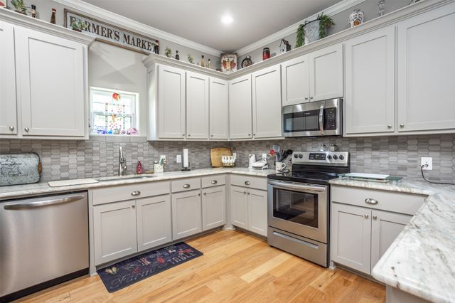 410 3rd Street, Whitesboro, TX 76273