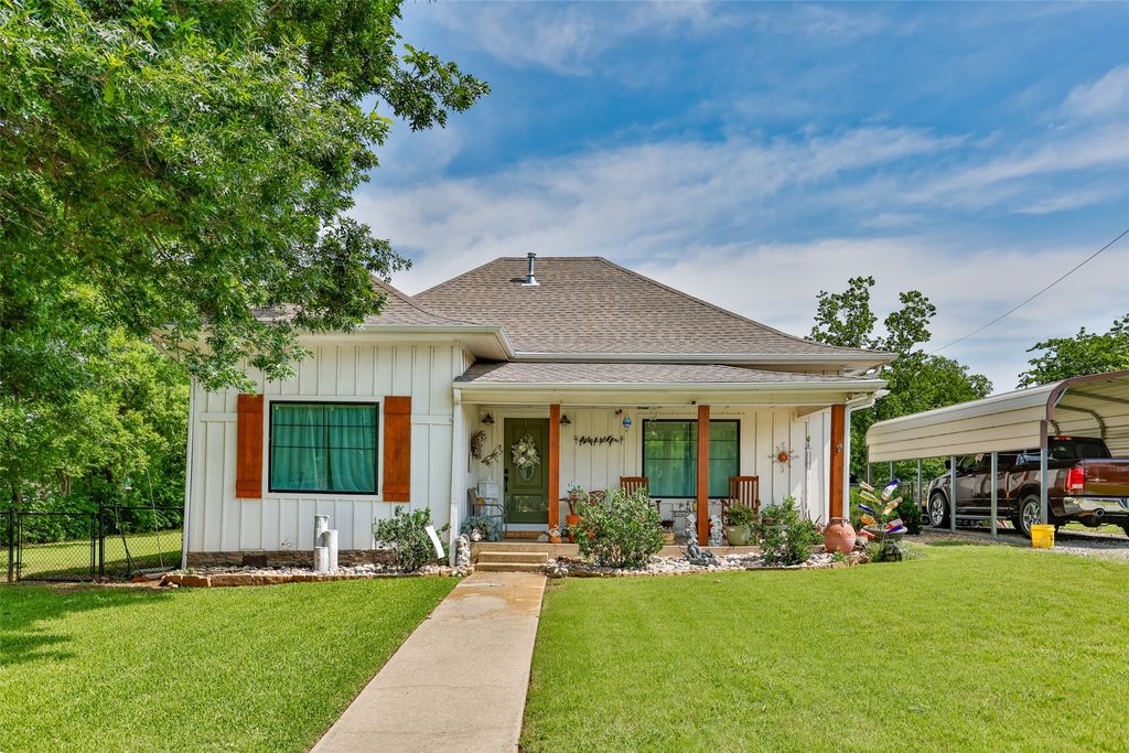 410 3rd Street, Whitesboro, TX 76273