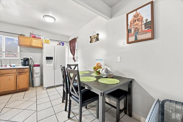 213 8th Street, Bakersfield, CA 93304