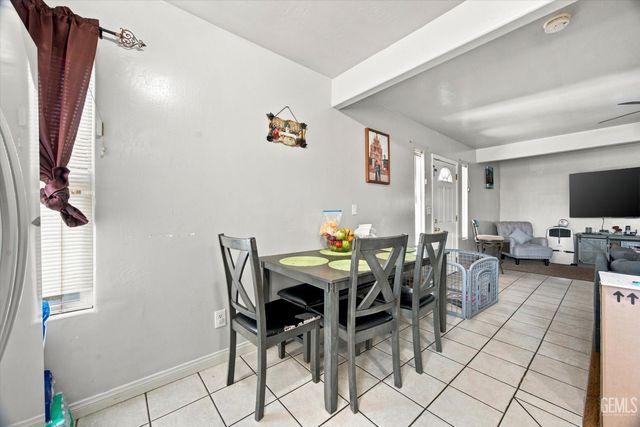 213 8th Street, Bakersfield, CA 93304