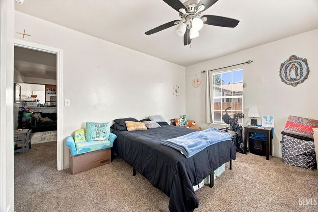 213 8th Street, Bakersfield, CA 93304