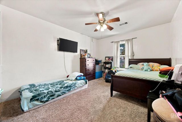 213 8th Street, Bakersfield, CA 93304