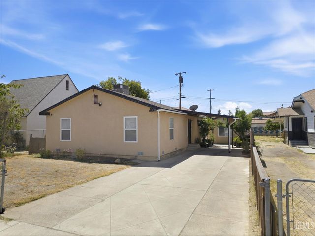 213 8th Street, Bakersfield, CA 93304