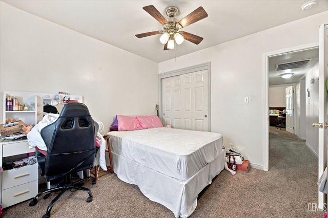 213 8th Street, Bakersfield, CA 93304