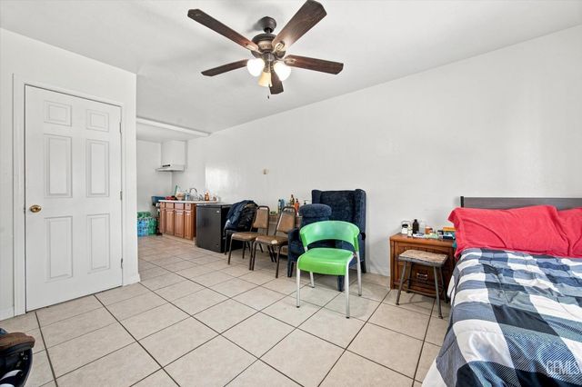 213 8th Street, Bakersfield, CA 93304
