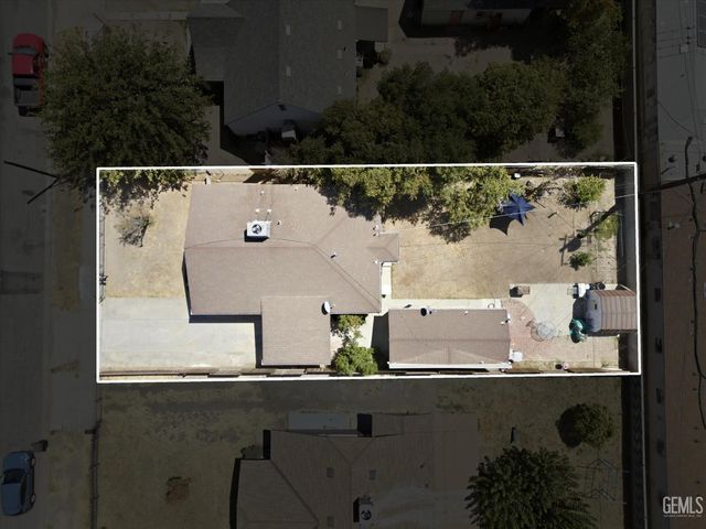 213 8th Street, Bakersfield, CA 93304