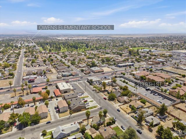 213 8th Street, Bakersfield, CA 93304