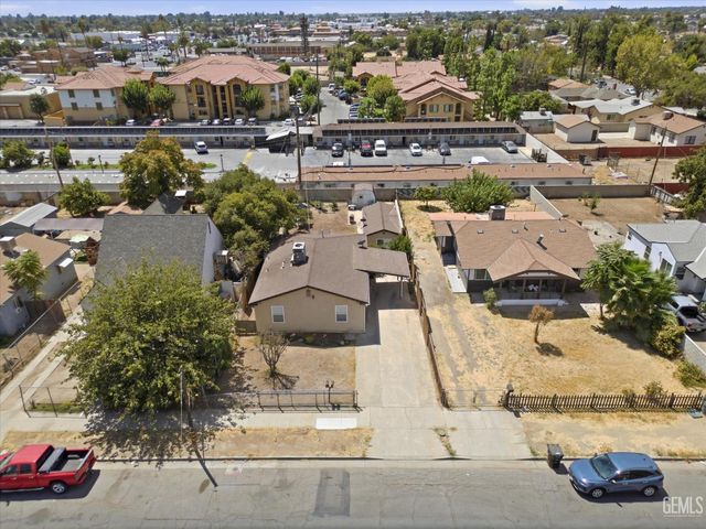 213 8th Street, Bakersfield, CA 93304