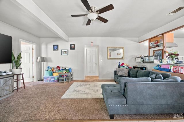 213 8th Street, Bakersfield, CA 93304