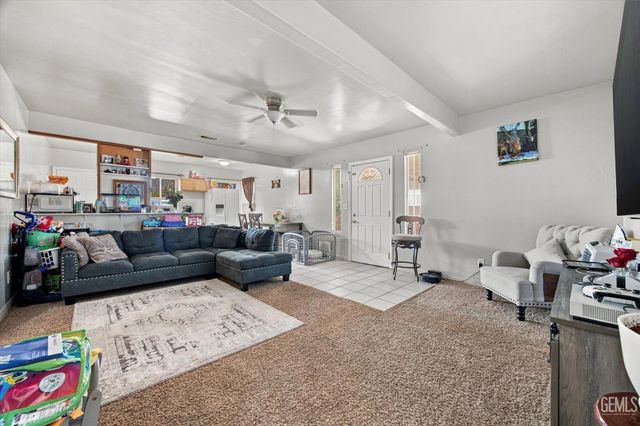 213 8th Street, Bakersfield, CA 93304