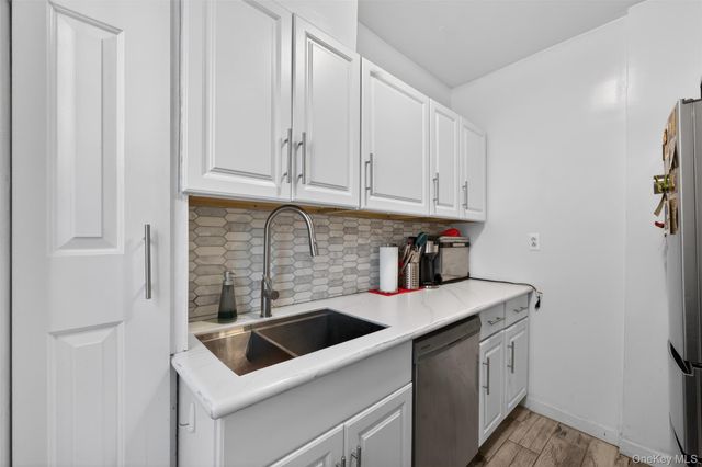941 Jerome Avenue 5B, Bronx, NY 10452