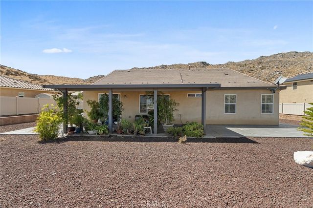 553 Chalakat Court, San Jacinto, CA 92582