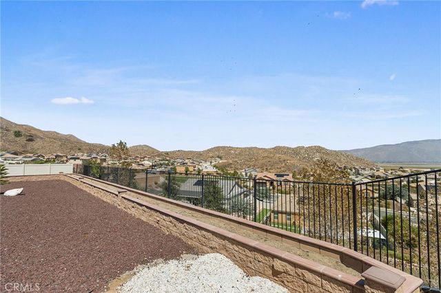 553 Chalakat Court, San Jacinto, CA 92582