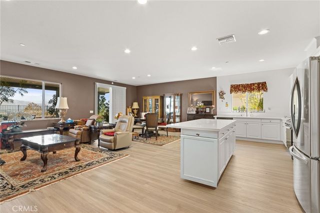 553 Chalakat Court, San Jacinto, CA 92582