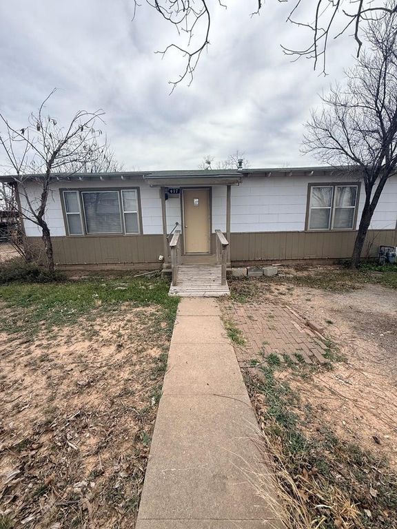 Image 1 of property listing at 417 W Ave V, San Angelo, TX 76903