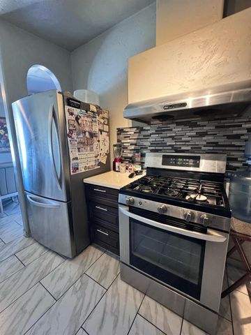 5607 Manmar Way, Sacramento, CA 95823