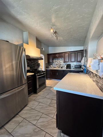 5607 Manmar Way, Sacramento, CA 95823