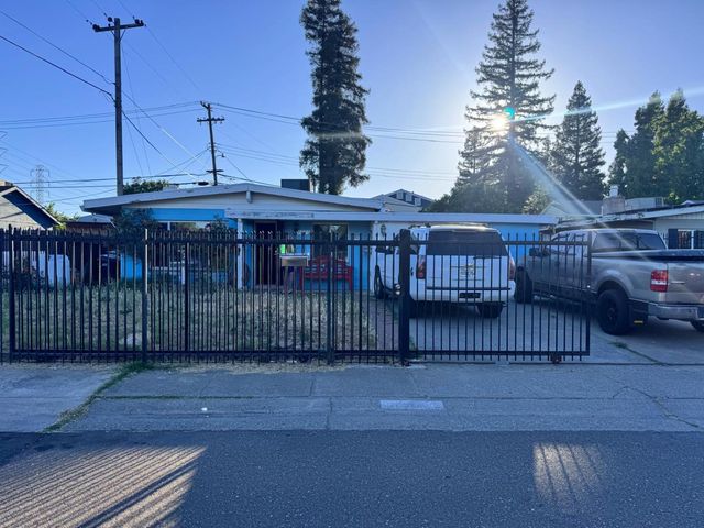 5607 Manmar Way, Sacramento, CA 95823